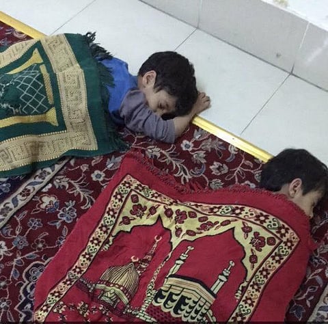 عوائل قطرية عالقة بمنفذ "أبو سمرة" تلجأ لمنظمات حقوقية عالمية