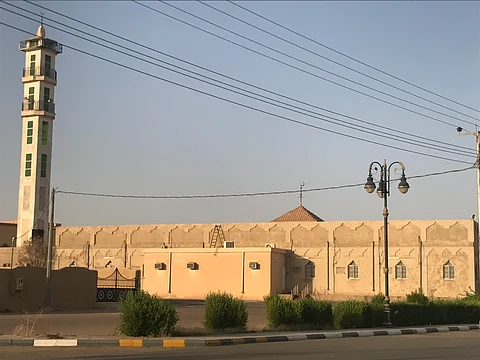 أهالي ساجر: تصدعات جامع مغسلة الأموات تهدد حياتنا ونطالب بترميمه