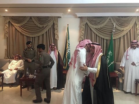 أهالي عفيف يبايعون ولي العهد على السمع والطاعة في ديوان المحافظة