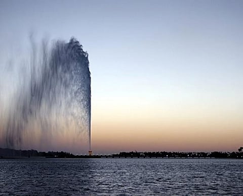 "الفضلي" يوقّع عقد تشغيل وصيانة مشروع نقل المياه إلى جدة