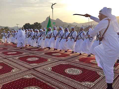 شاهد .. العرضة الشعبية تتوج احتفالات محافظة ميسان بالعيد
