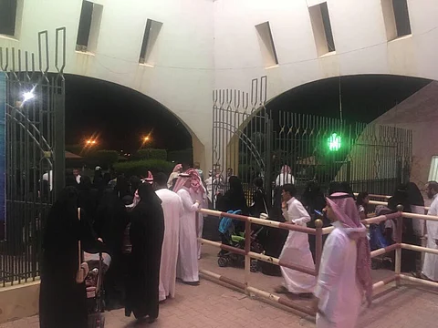 الشرطة توثق إفادات مواطنين دفعوا رسوماً لدخول حديقة مستثمر بالطائف