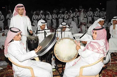 "الزير" بين الحرب والسلم يحظى باهتمام بالغ في المحافل الوطنية