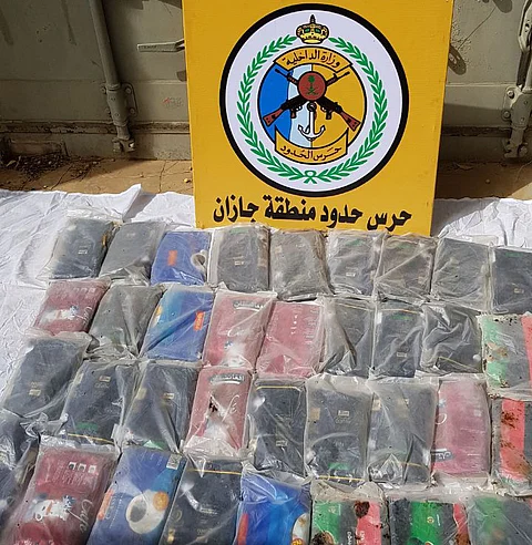 إحباط محاولات لتهريب أكثر من نصف طن من "الحشيش" وكمية من "الكبتاجون" بالمناطق الجنوبية