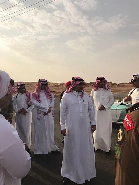 نائب أمير الجوف يقف على طريق "اللقائط -هدبان" ويوجه بالمعالجة