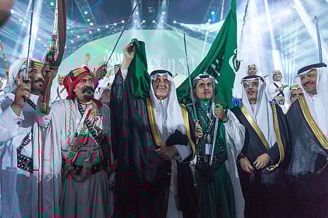 حضور ضخم في افتتاح سوق عكاظ .. 60 ألفاً زاروه البارحة