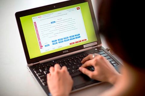 صعوبة "ابتس" تصعد بقضية خريجي الدبلومات الصحية إلى "الترند" العالمي