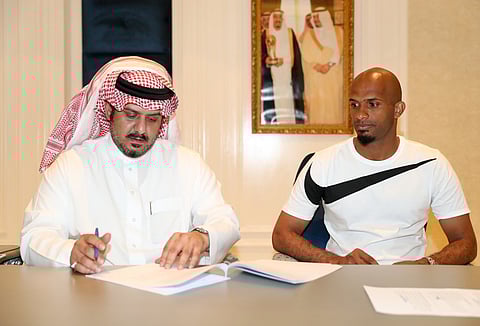 "الحبسي" يحمي العرين الأزرق حتى نهاية 2020