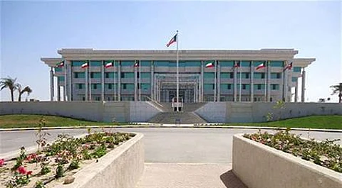 الكويت.. تجميد نشاطات اللجان المشتركة مع إيران وإغلاق مكاتبها الفنية