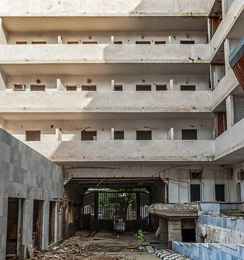 المستشفى المهجور.. قصص "الجن والعصابات" يرويها سكان حي النزهة بمكة