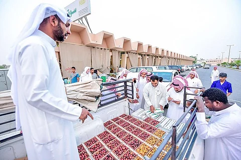 شاهد.. التمور "فاكهة الصيف" تعلن "البشارة" بأنواع فاخرة