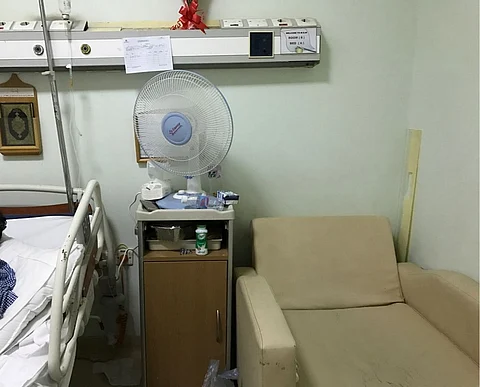 فاعل خير يتبرَّع لمستشفى الداير بـ10 مكيفات.. و"صحة جازان": "السويتش" تعطَّل