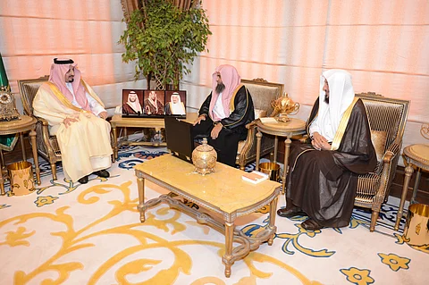 أميرعسير يستقبل مدير فرع وزارة الشؤون الإسلامية