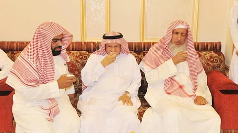 مفتي المملكة يثني على مجهودات جامعة الطائف وكلية الشريعة