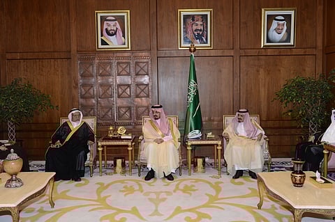 "أمير عسير" يلتقي رئيس وأعضاء مجلس أمناء مركز الملك عبدالله لخدمة اللغة العربية