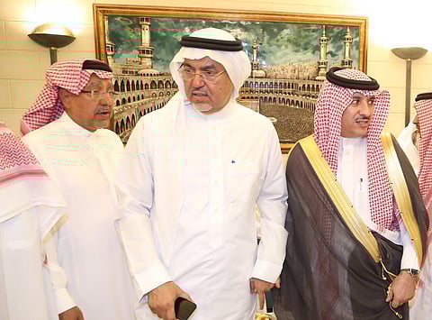 شاهد .. أمراء ووزراء ومشايخ يعزون في وفاة رجل الأعمال "السبيعي"