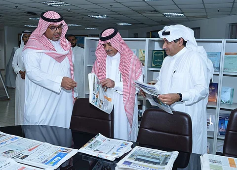 "الحازمي" يتفقد مطبوعات مطار الملك عبدالعزيز الدولي بجدة
