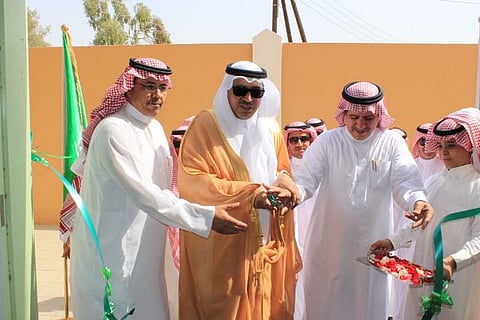 "العُمري" يدشن المبنى الجديد لمجمع أنس بن مالك التعليمي بتبوك