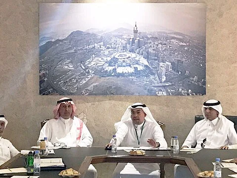 مناقشة الترتيبات النهائية لأعمال النظافة في مكة والمشاعر