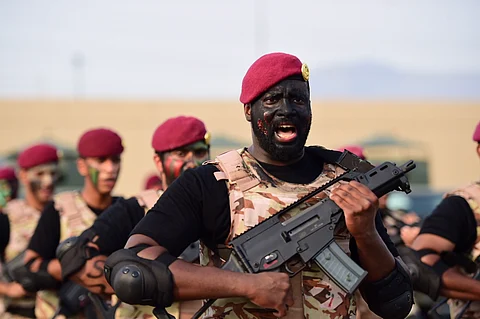 شاهد.. عروض قوات الأمن الخاصة تُبهر الحضور بعرفات.. والشعار: "أرواحنا فداء"