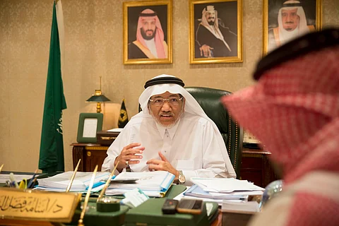 البار: مقاعد شمسية ذكية لشحن الجوالات بالمشاعر مستقبلاً .. وجاهزون للأعداد المتزايدة