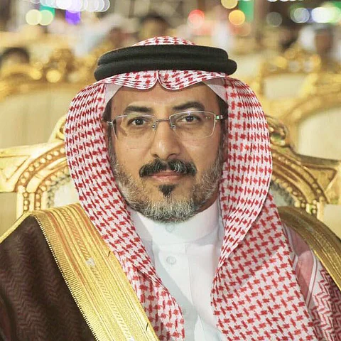 700 حقيبة مدرسية لأبناء وبنات الشهداء والمعلمين المتوفين بمحايل