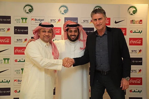 تعيين الأرجنتيني إدغاردو باوزا مدرباً للمنتخب السعودي الأول لكرة القدم