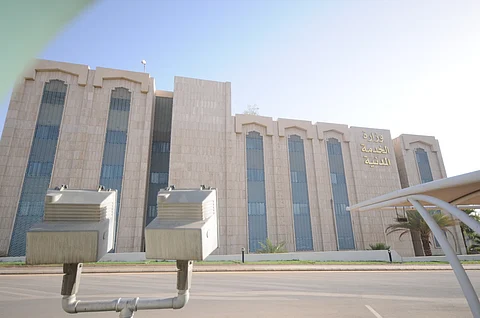 الخدمة المدنية تدعو (3872) متقدمًا للوظائف التعليمية للمطابقة