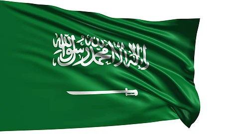 مغردون: الشعب السعودي صخرة صلبة تكسرت عليها حملات الأعداء