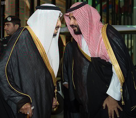 في قصيدة نظمها العساف في خادم الحرمين: "يا راس العز يا تاج الفخر والحق يا سلمان"