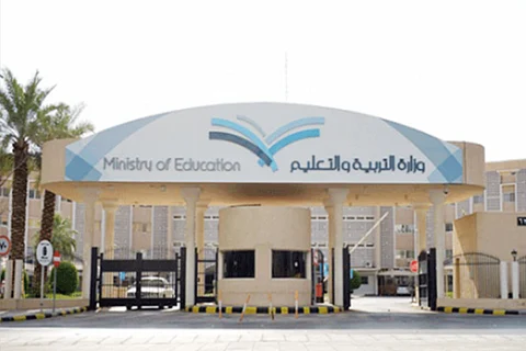 محضرو المختبرات المدرسية يتهمون تعليم جدة بوضع عراقيل تسبب بتأخير صرف بدل الأثر الرجعي