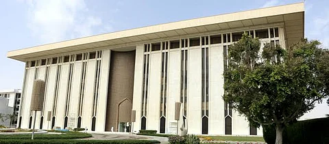 محافظ "ساما": توقعات إيجابية للاقتصاد السعودي.. والريال الورقي سيختفي