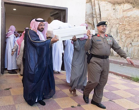 وكيل إمارة الباحة يشهد تشييع جثمان شهيد الوطن الزهراني في جامع الرضوان