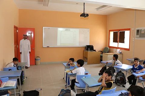 بعد 7 سنوات.. ثانوية "الصديق" وابتدائية "الخماشية" تستقبلان طلابهما بحائل
