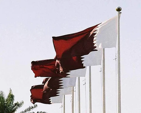 "بلومبيرغ": قطر تعيش أزمة نقد أجنبي والمصارف تُوقف التعامل بالدولار