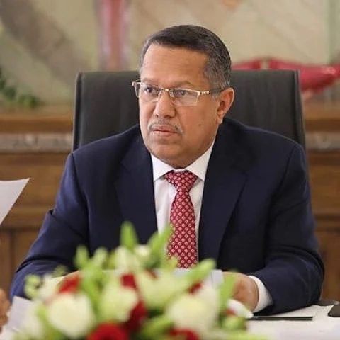 "رئيس الوزراء اليمني": حكومة بلادي تسعى لإعطاء تحرير تعز أولوية قصوى
