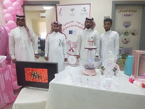 "صحي الماجد" بجدة يحتفل باليوم العالمي لسرطان الثدي
