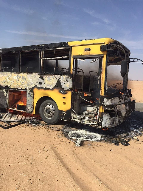 "تعليم عفيف": تماس كهربائي سبب حريق حافلة الطالبات وجميعهن بخير
