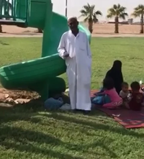 "العمل والتنمية الاجتماعية" تتفاعل مع الأسرة ساكنة الحديقة بجازان