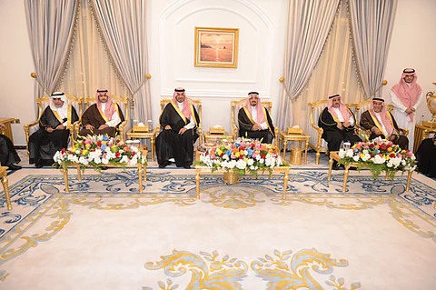 أمير عسير ونائبه يشرّفان حفل أسرة آل ثابت