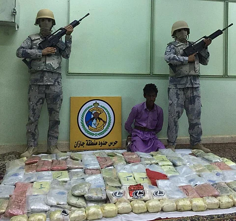 حرس الحدود بجازان يحبط محاولة تهريب 316 كجم من الحشيش و39 قرصًا من الإمفيتامين المخدر