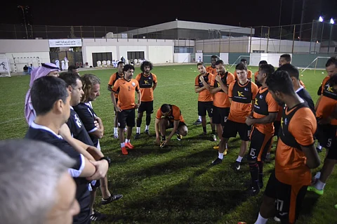 الشباب يمنح عطيف فرصة جديدة .. ويخصم من راتب "بلعمري"