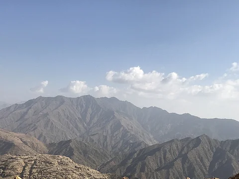جبل زهوان.. طبيعة بكر وظفتها الحاجة وغيّبها الطريق