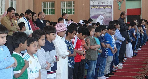يتقدمهم المديرون والمعلمون.. "طلاب الرياض" يؤدون صلاة الاستسقاء