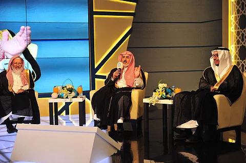 مدير جامعة الإمام يدشن أستوديو قناة الجامعة وعربة البث التلفزيوني