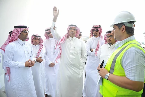 العامودي: استكمال دائري الدمام قريباً.. ولا تهاون مع المتعثرين