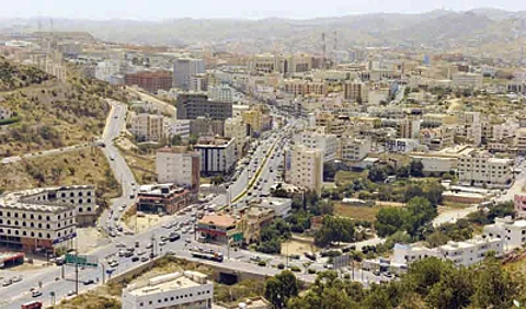 مصرع طفل سقط عليه جدار بيت شعبي بالباحة