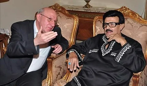 السفير المصري يستقبل نجوم عرض مسرحي في الرياض