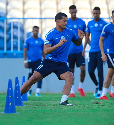 الهلال ينهي معسكره في "أبوظبي".. ويعود للرياض