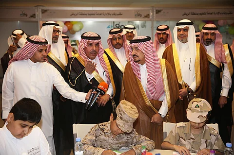 أمير الرياض يفتتح المنتدى الأول لأبناء شهداء الواجب